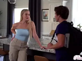 I Nail My StepSister And She Makes Me Jizm Inside Her Cunny