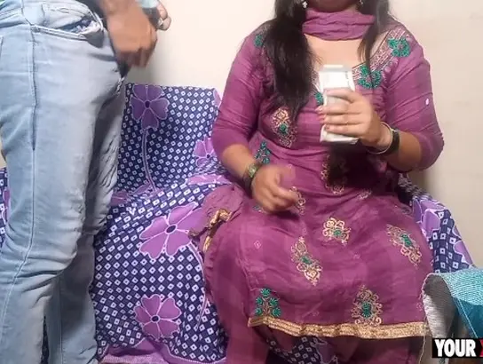Yourxdarling's Indian slut Punjabi Lady Humping Ripped by a Lucky Dude