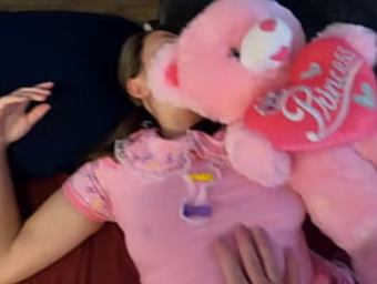 Step-father's internal cumshot makes his lil' stepdaughter's taut beaver tremble