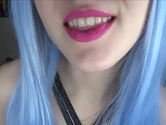 Sexy Hetero gets her Peas And Pies Waved In A Sexy Twist