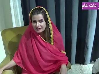 Ultra-cute Gia Tvoricceli and Qombol engage in super-fucking-hot homemade Iranian hook-up for barely legal reasons